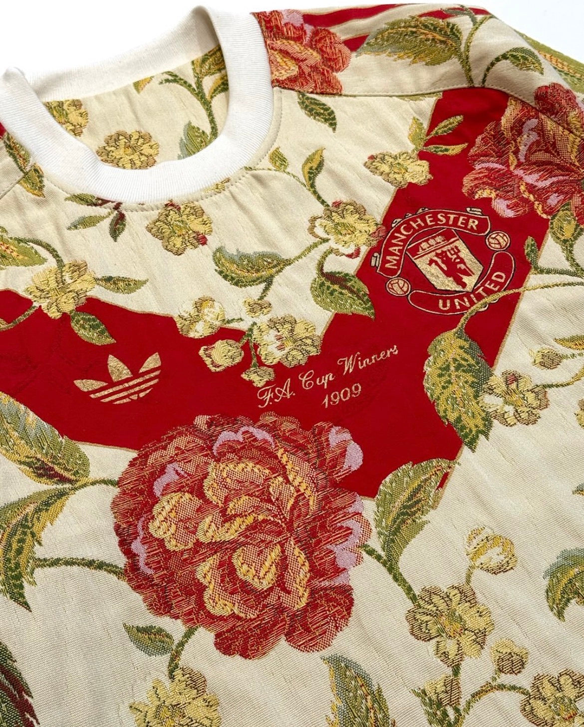 M. UNITED x ROSES